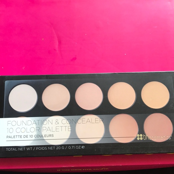foundation and concealer palette